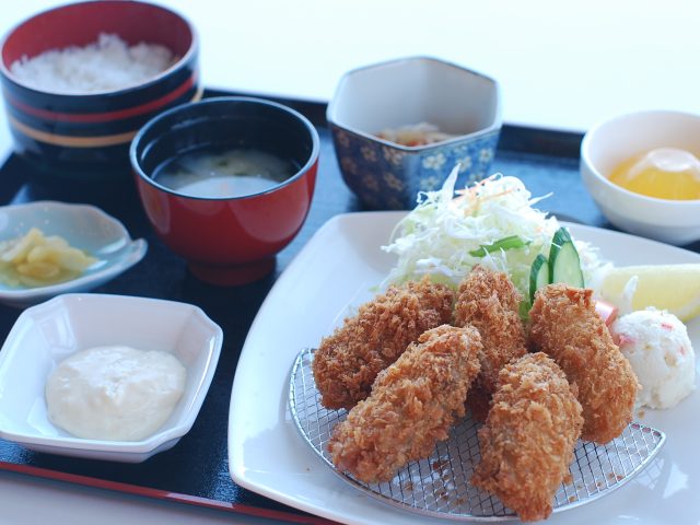 秋の定番「カキフライ定食」の販売を開始しました