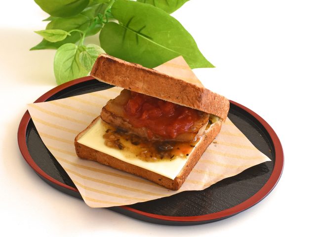 あしたば豚バーガー ￥450（税込）