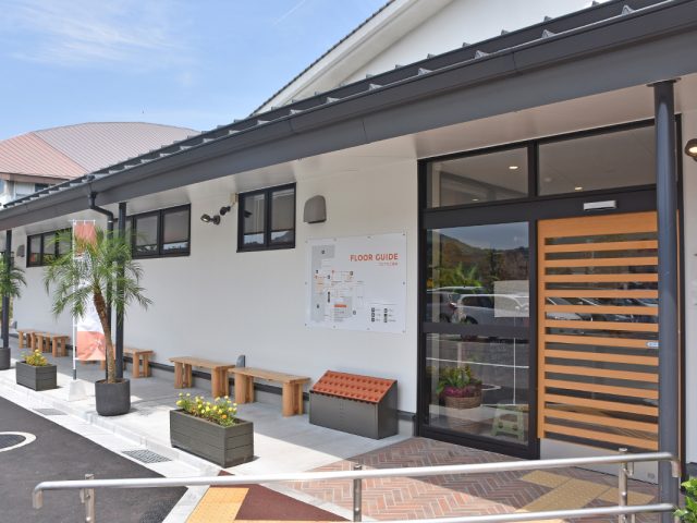 道の駅サザンセトとうわ物産直売所をリニューアルいたしました